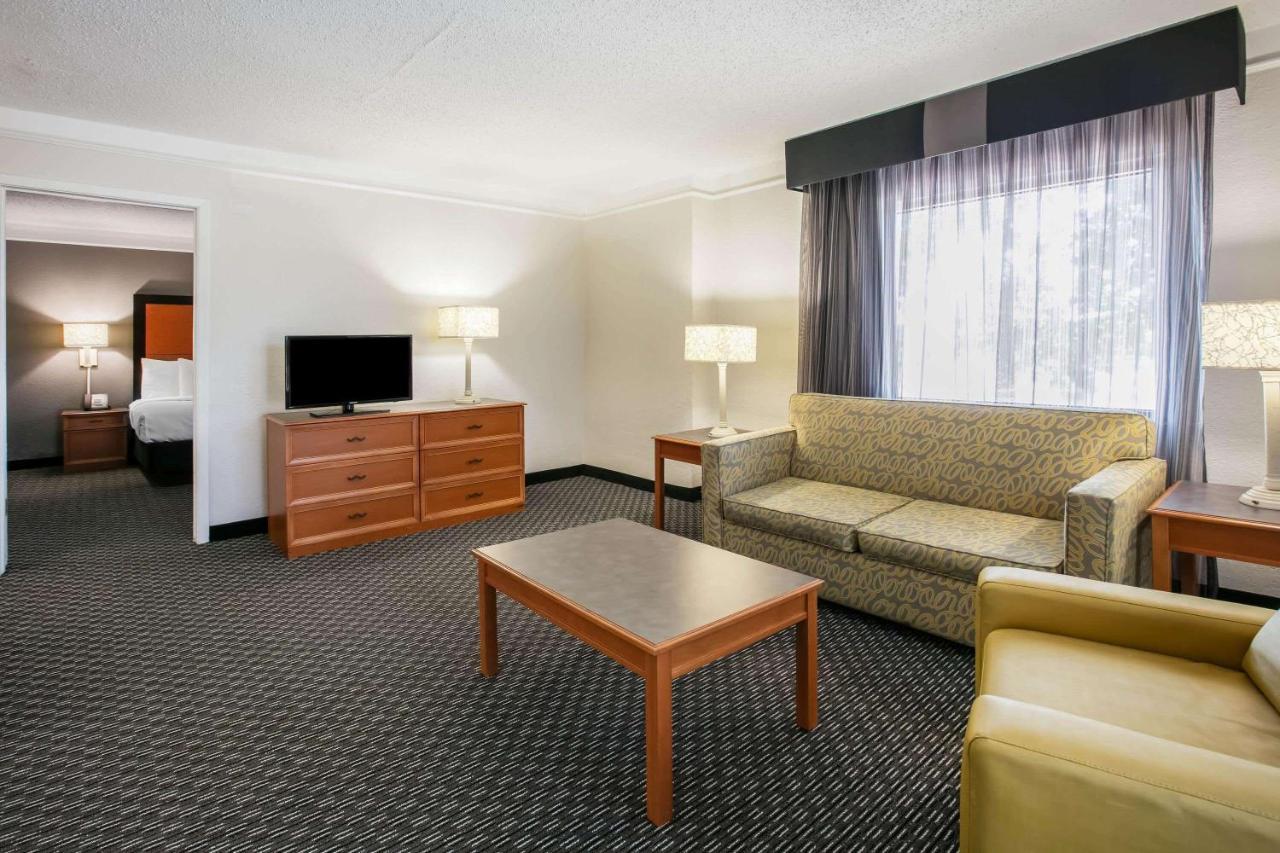 La Quinta Inn By Wyndham Dallas Uptown Luaran gambar